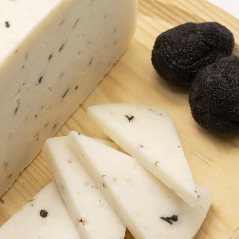 Queso entero de Cabra con Trufa y Setas (500 g)